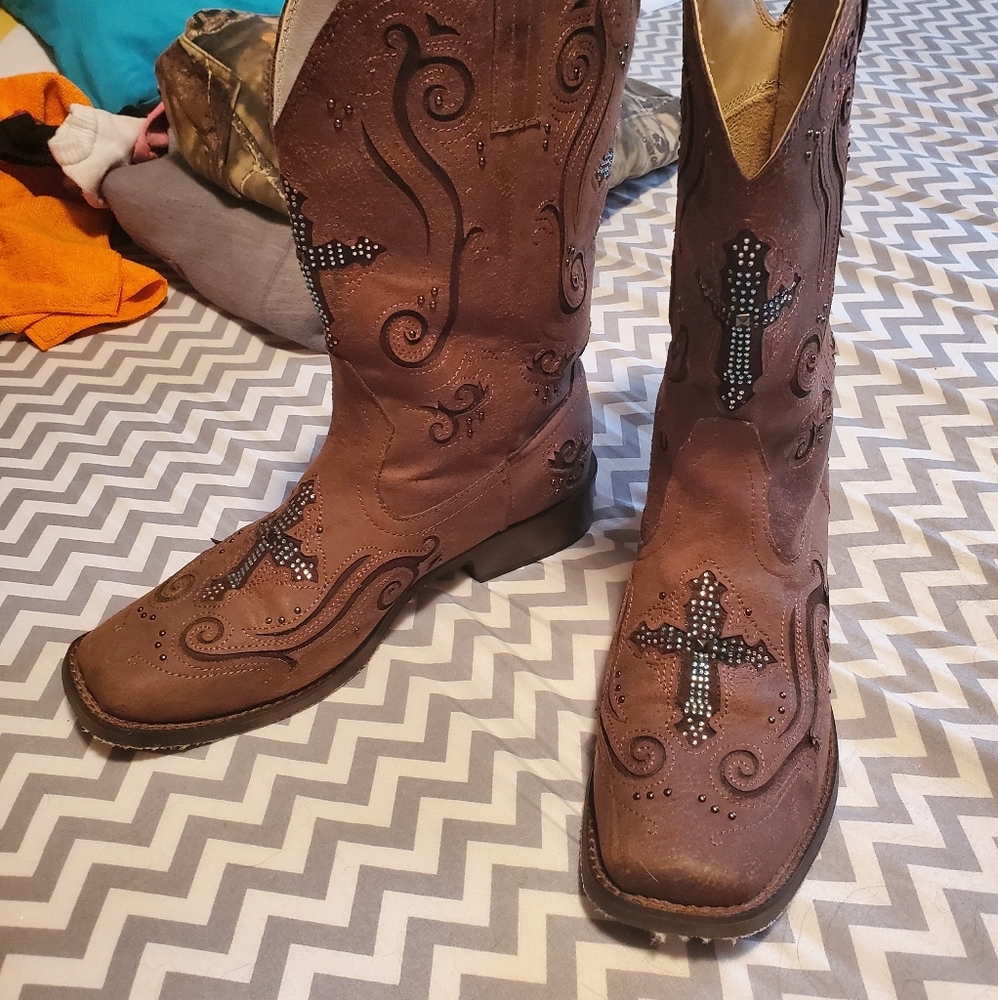 Women's cowgirl boots